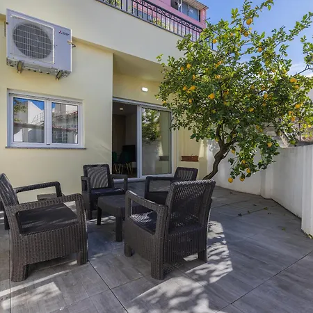 Moderno Com Terraco Lisbon