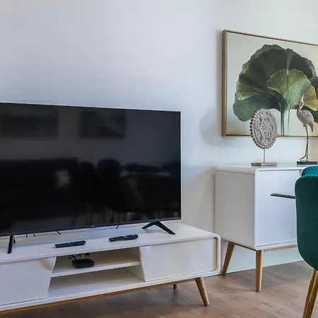 Moderno Com Terraco * Lisboa