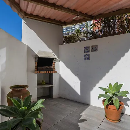 Moderno Com Terraco Apartmán *