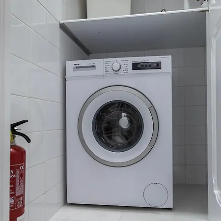 Moderno Com Terraco Apartmán Lisboa