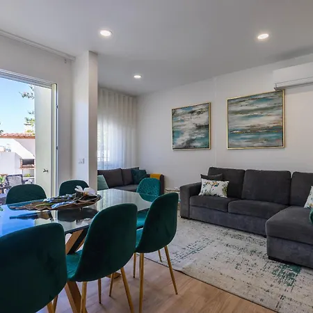 Moderno Com Terraco Lisbon