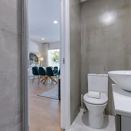 Moderno Com Terraco Lisbon