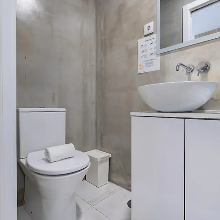 Moderno Com Terraco * Lisbon